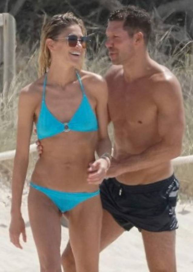 La esposa de Diego Simeone luce su cuerpazo en sus vacaciones en Formentera