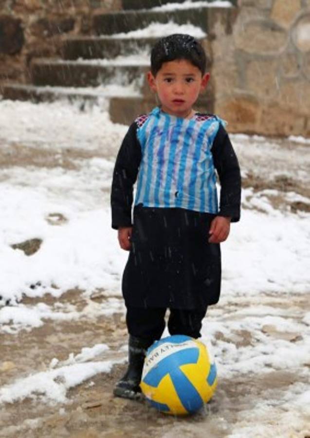 La pesadilla de Murtaza, el niño de la camisa de plástico de Messi: Amenazas y su huida