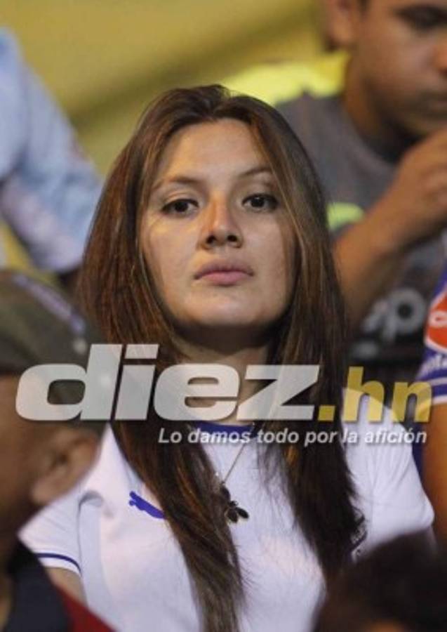 ¡HERMOSAS! Las bellas damas que engalan en los estadios de Liga Nacional