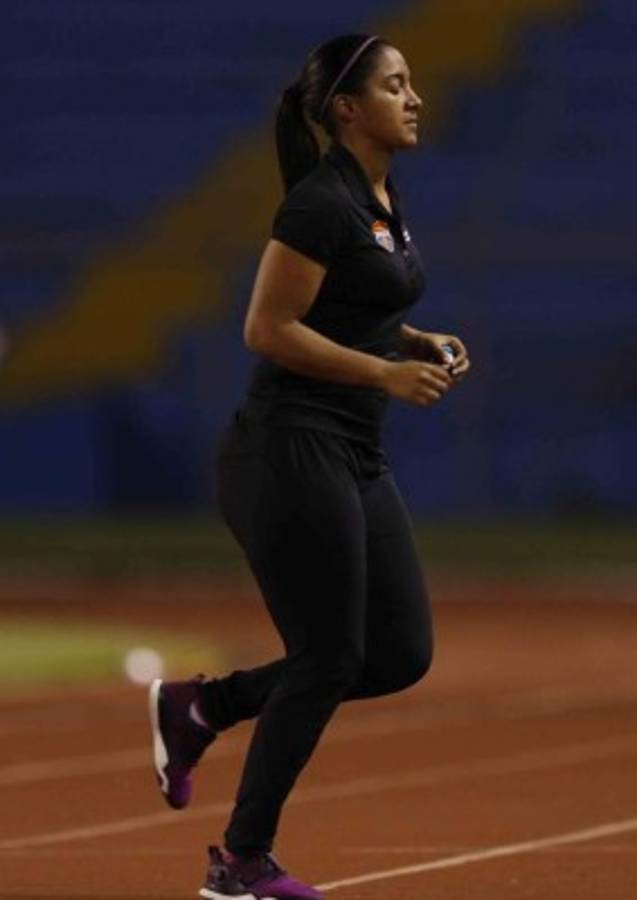 La sexy fisioterapeuta del Plaza Amador que enamoró a los hondureños