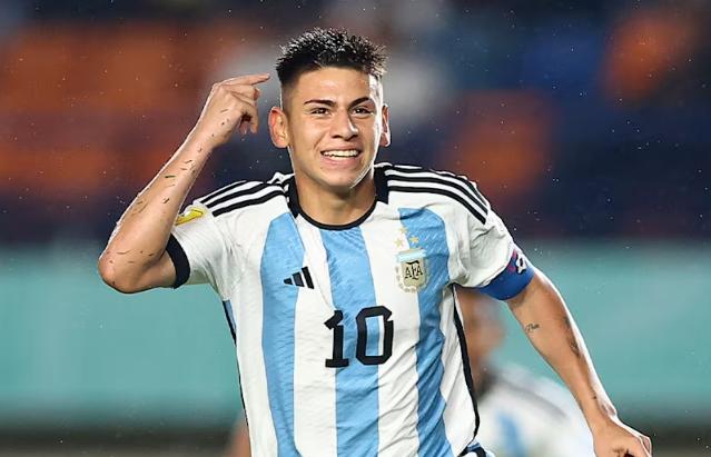 Messi presentó sus nuevos botines y los únicos 10 jugadores que podrán usarlos: ¡uno del Barcelona!