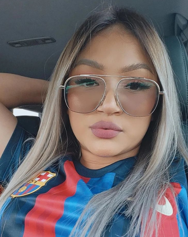 ¡Qué belleza! Así es la aficionada hondureña que logró llevarse la camiseta de Ansu Fati, delantero del Barcelona