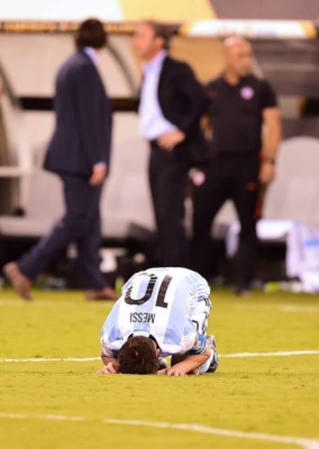 EN FOTOS: La amargura y lágrimas de Messi por fallar otra vez con Argentina