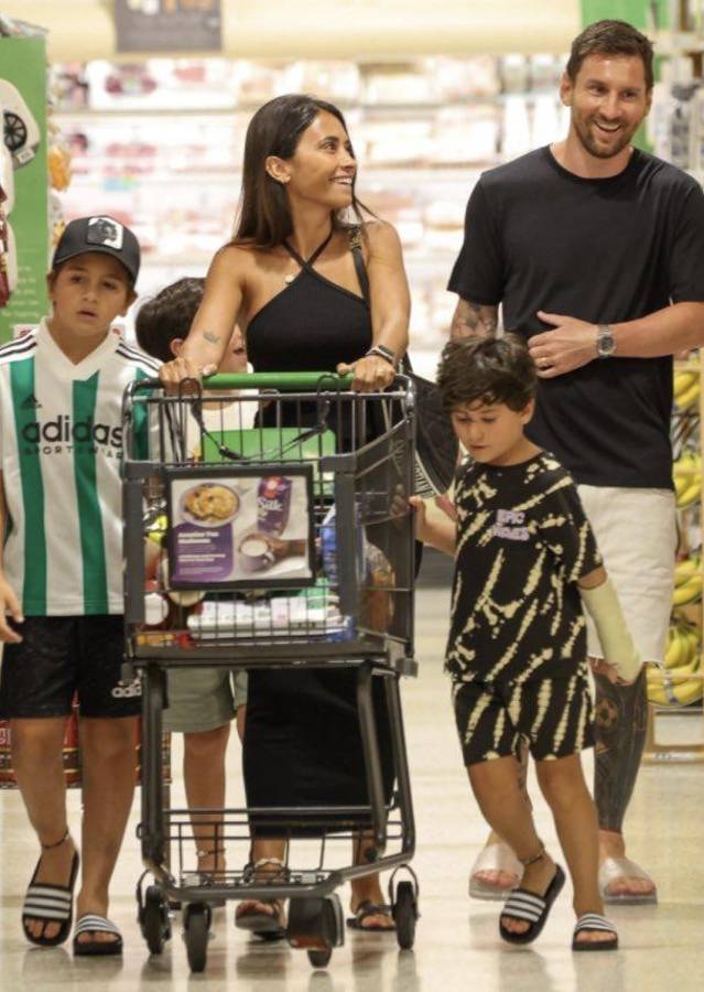 Messi haciendo compras en un supermercado de Miami: así fue captado con Antonela como cualquier simple mortal