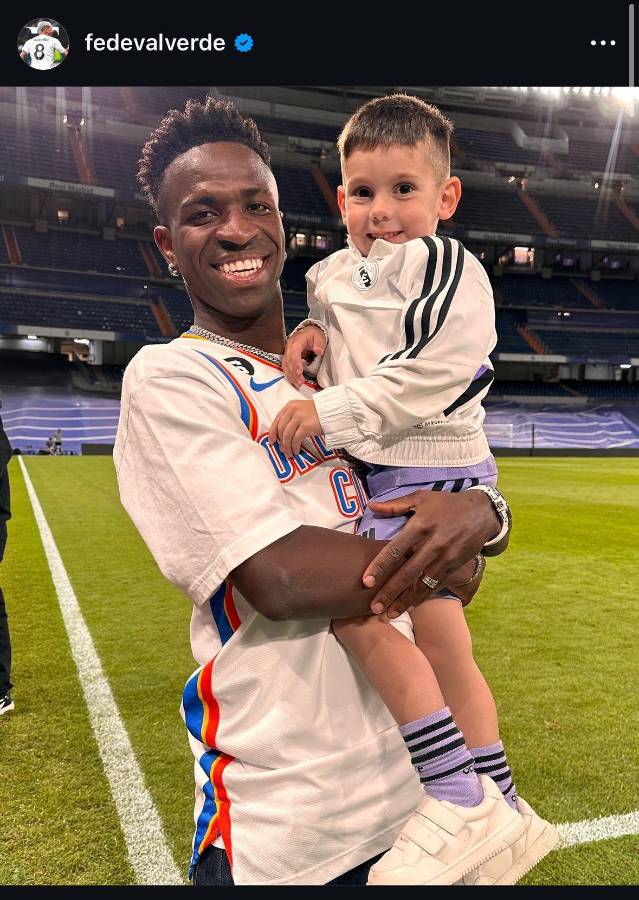 “Vinicius, el mejor”: Los mensajes de jugadores del Real Madrid tras lo sucedido con el Balón de Oro; Camavinga, furioso