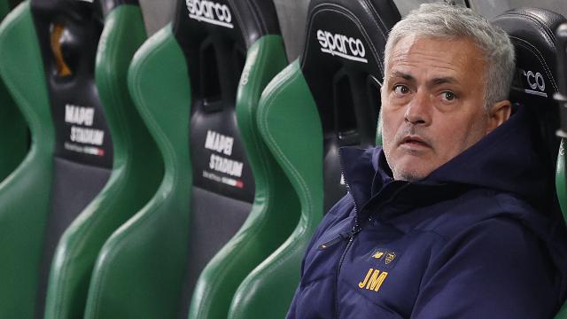 Mourinho lo tildó de traicionero dentro de la Roma y el futbolista pide explicaciones: “Así no se trata”