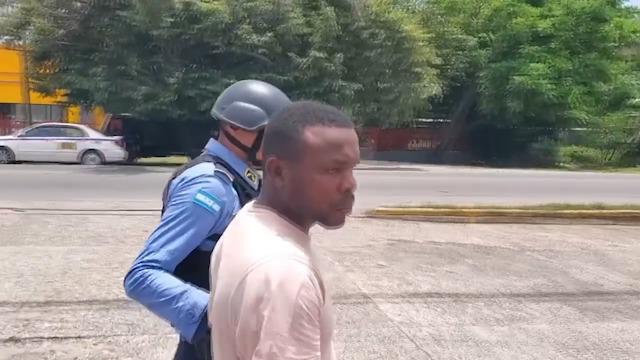 Imágenes rumbo a la cárcel: Escorpión Ruiz se estaba preparando para volver al ring