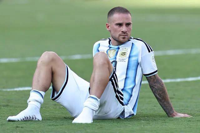 Padre de Mac Allister revela lo que pasó en el vestuario durante la final: Mi hijo me dijo...
