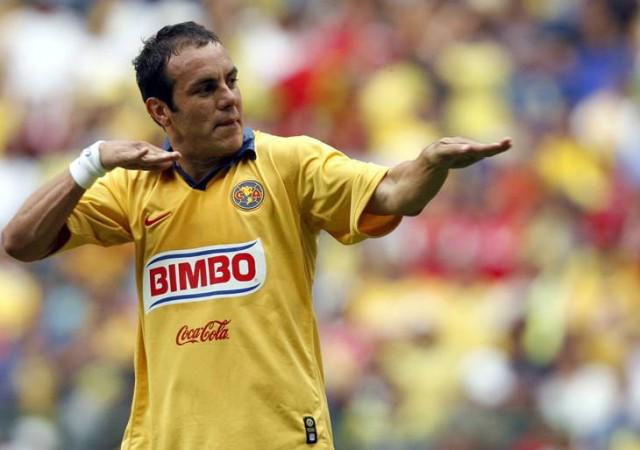 El presente inesperado de Cuauhtémoc Blanco: lo que cobra como gobernador, las fotos con criminales y una narcomanta