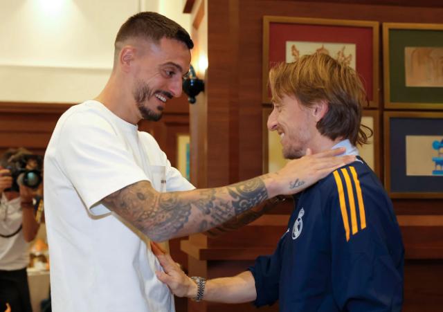 Emotivo reencuentro: el héroe de la última Champions visitó al Real Madrid antes de la final contra Pachuca en Qatar