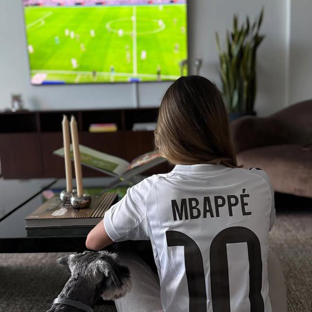 La hermosa Nuni Joya recibe la mejor noticia de cumpleaños previo al partido de Real Madrid: Kiki y Jude me van a cantar