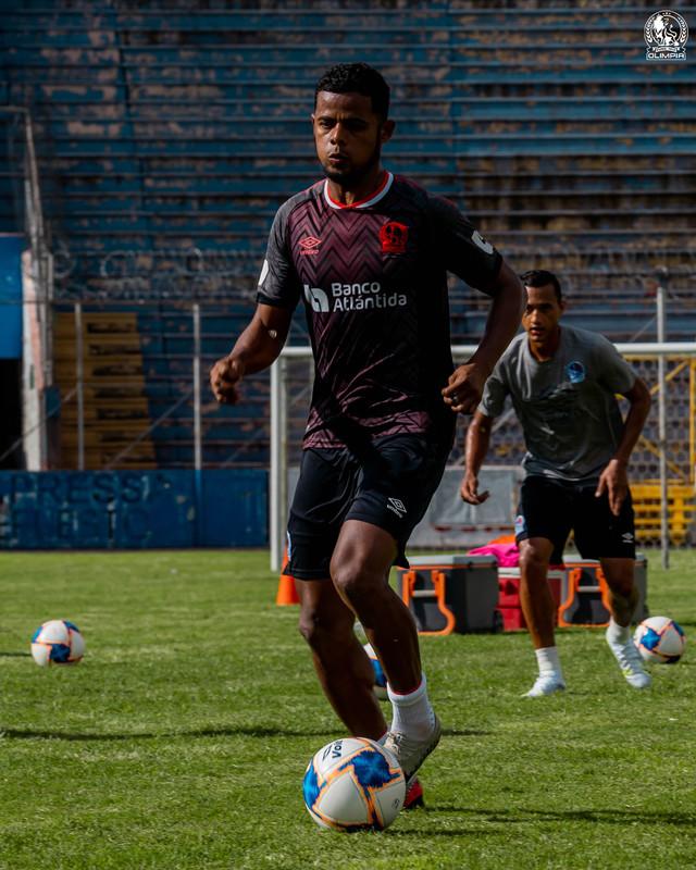 Fichajes: Bajas en Olimpia y Real España, Saprissa pregunta por delantero hondureño y legionario en pretemporada