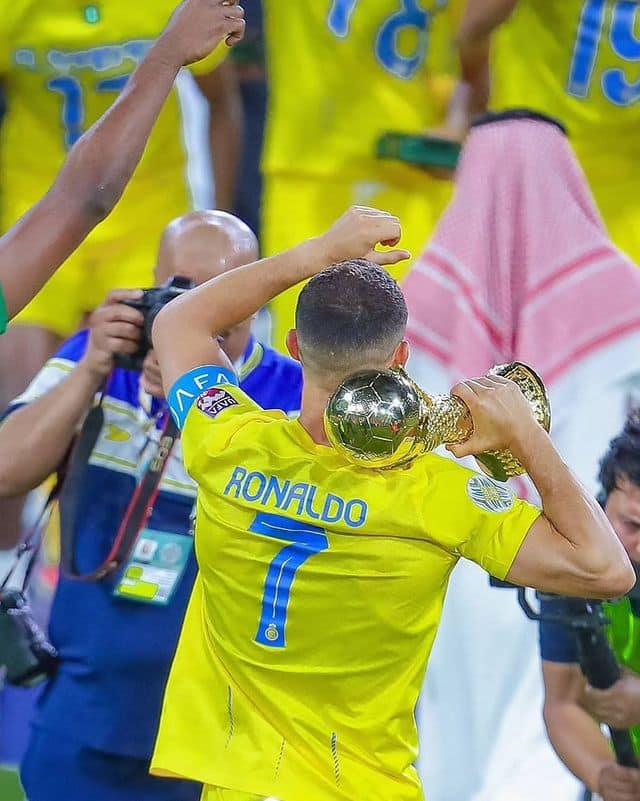 Quiso humillar a Cristiano y terminó mal; la bronca que armó Talisca y así festejó Ronaldo su primer título con Al Nassr