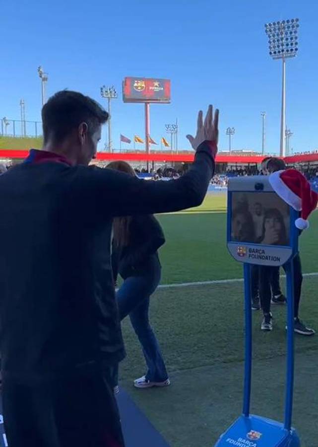 Así fue el entreno del Barcelona a puertas abiertas: comunión con los aficionados de cara al 2025