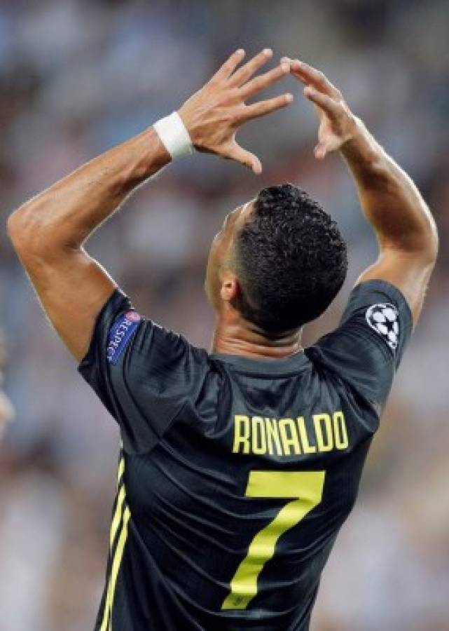FOTOS: Cristiano Ronaldo se marcha del campo expulsado y llorando