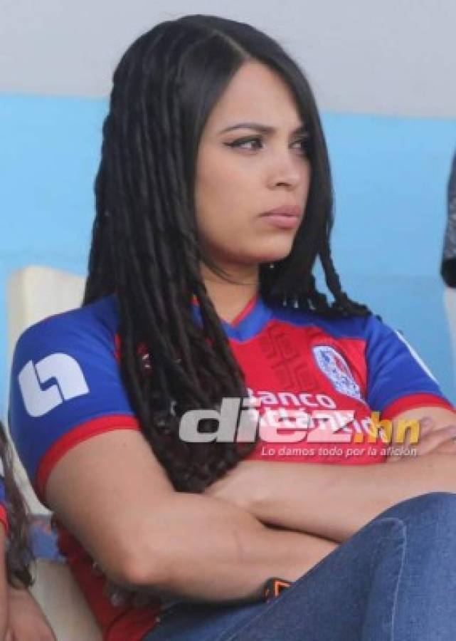 Las bellezas que adornan el estadio Nacional de Tegucigalpa en el Olimpia-Marathón