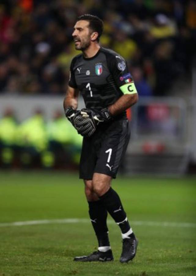 FICHAJES: PSG tienta a CR7; Madrid tiene nuevo delantero y pelea crack con el Barça