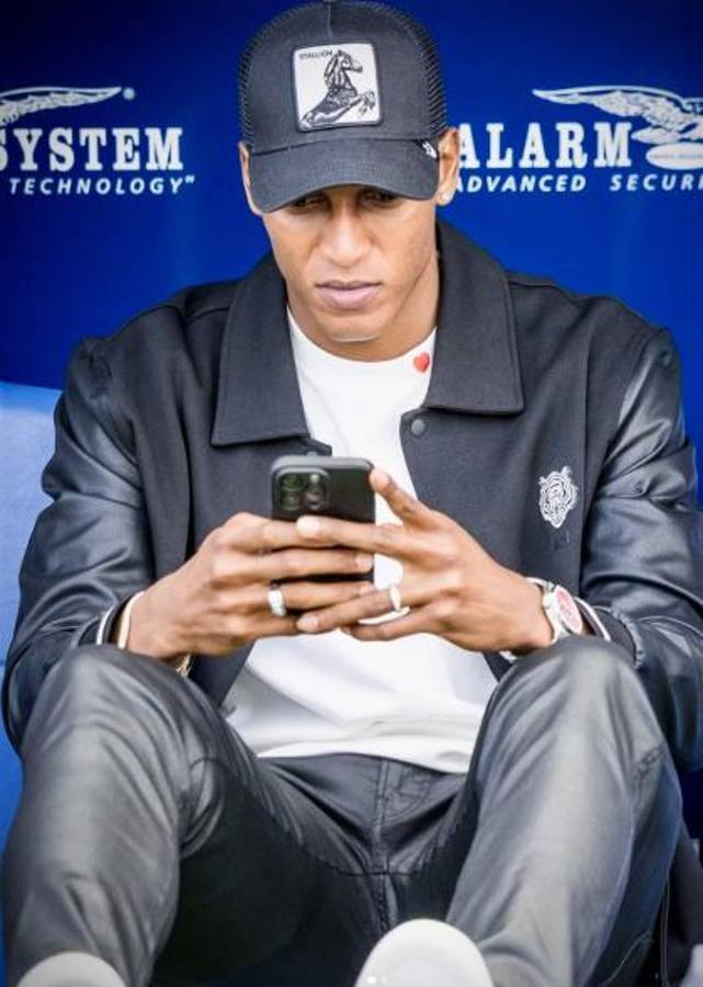 Quería jugar en el Barcelona, pero Ernesto Valverde solo me habló el primer día; en siete meses no me dirigió la palabra