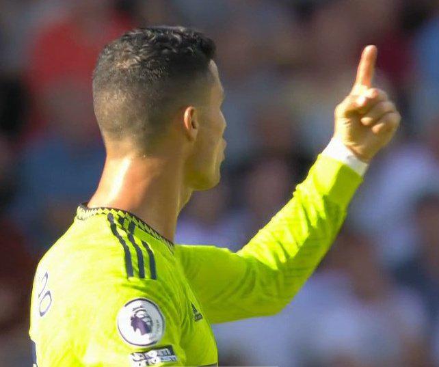 Terrible frustración: Así vivió Cristiano Ronaldo la goleada del Brentford al Manchester United; Bruno Fernandes quiso controlarlo