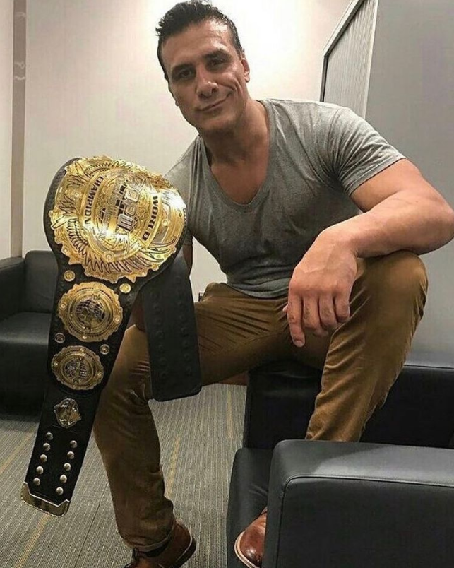 Alberto del Río amenazó a su exnovia Paige: ‘‘Si quisiera, tengo el poder de dejarla sin trabajo por los videos que tengo’’