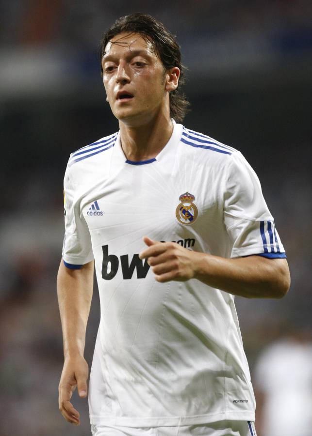 “Está hecho una bestia”: la tremenda transformación física de Mesut Özil tras el retiro del fútbol