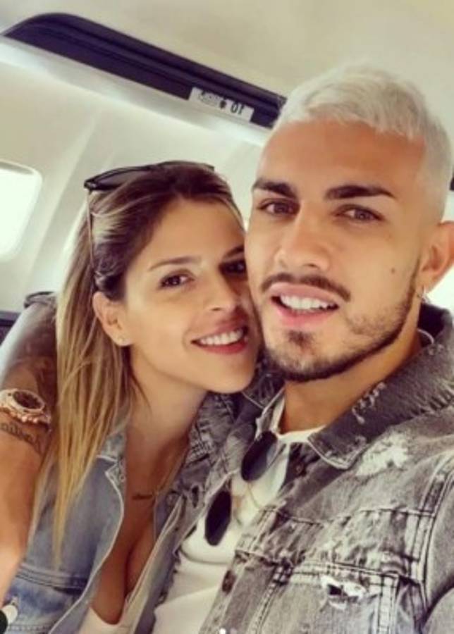 Es suplente en el PSG y su bella pareja sale en su defensa con feroz crítica contra Pochettino