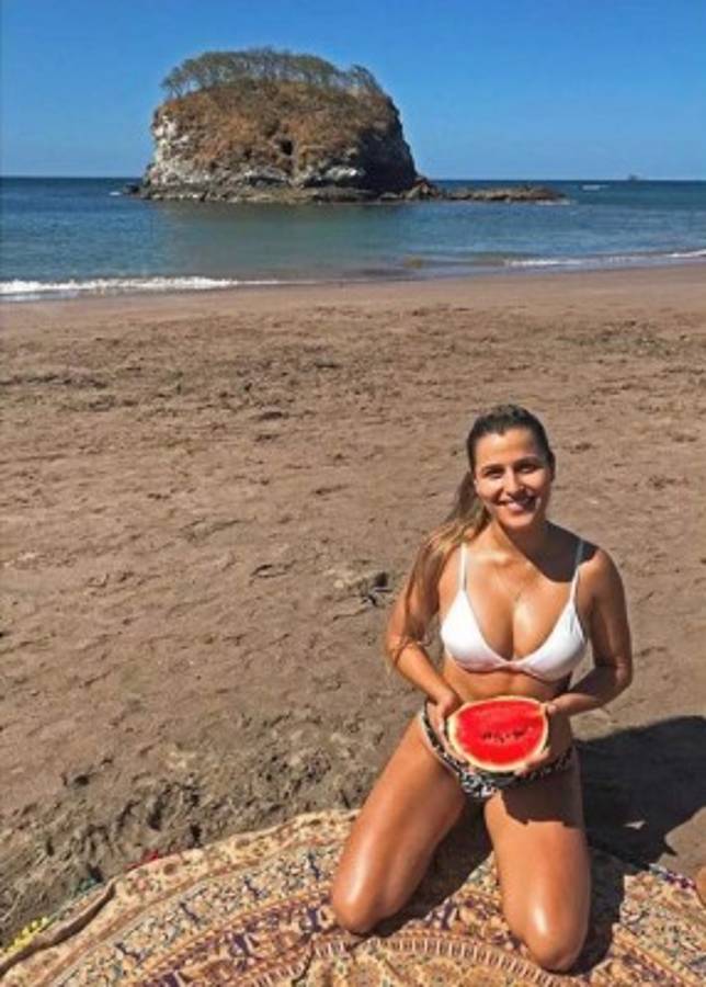 Sara López, la presentadora tica que confesó que no andaría con Gustavo Matosas