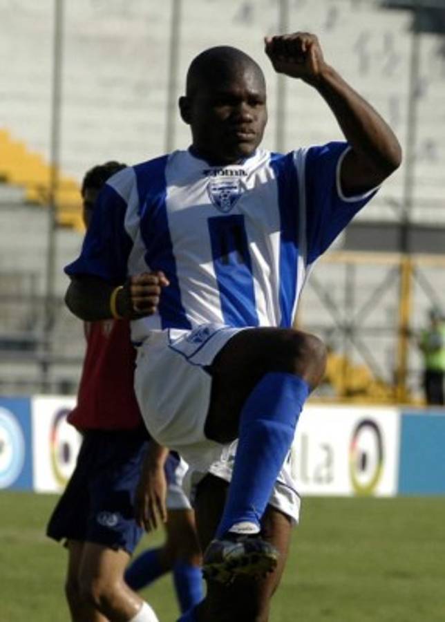 El 11 ideal de 'Tyson' Núñez de la Selección de Honduras con jugadores con los que compartió