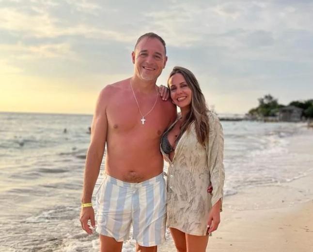 Su esposa deslumbró: Así fueron las vacaciones de “La Tota” Medina, entrenador de Motagua, en Roatán