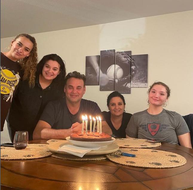 Su jugoso salario, autos y casa exclusiva: Así es la vida de lujos que lleva David Faitelson ¿Por qué no vive en México?