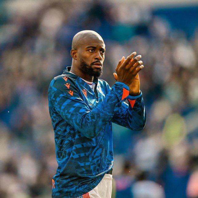Fichajes: Flick tiene a su '9', la bomba de Olise y Dibu Martínez llegó a su nuevo club