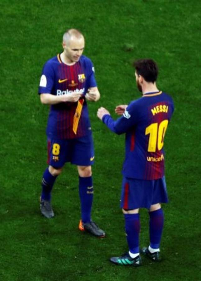 El beso de Luis Suárez, las lágrimas de Iniesta y el festejo del Barcelona