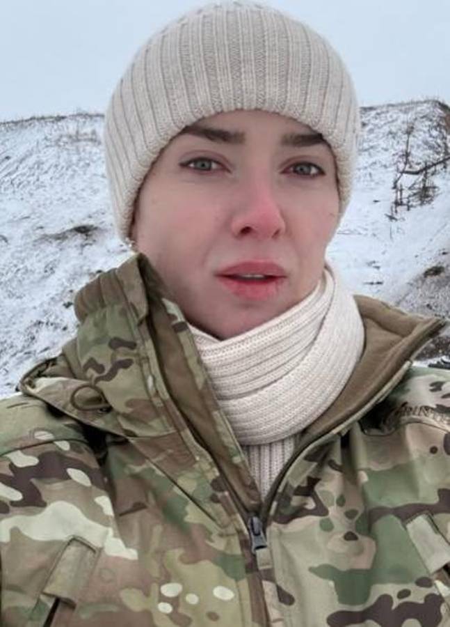 Cambió la raqueta por un lanzamisiles: la estrella que se regresó a Ucrania para combatir contra Rusia