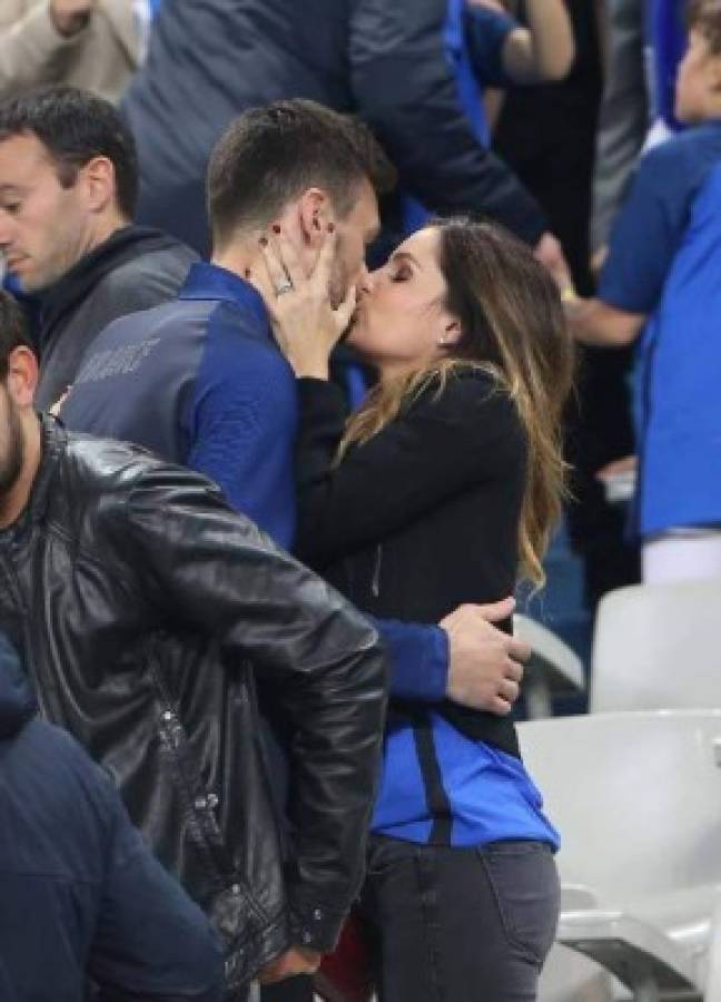 ¡Apoyo especial! La hermosa Marine Lloris, esposa del portero de la selección de Francia