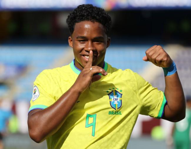 Solo tiene 17 años y hace historia: las figuras que jugarán su primer Mundial