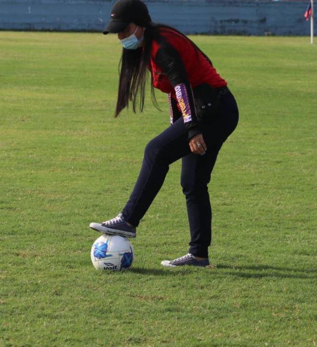 ¿Quién es Yulissa Godoy, la bella fisioterapeuta de manos ‘mágicas’ que tiene en forma a los futbolistas de Vida?
