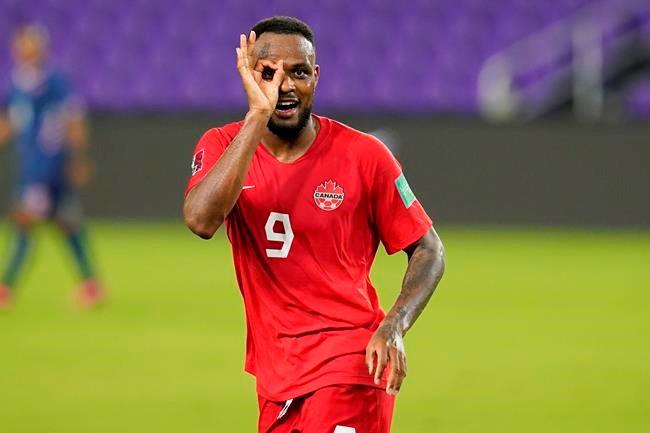 ¡Davies vale 17 veces más que Choco Lozano! La descomunal diferencia millonaria entre las plantillas de Canadá-Honduras