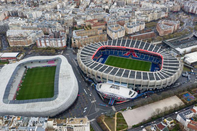 “Este club borrará del mapa al PSG”: el derbi con los estadios más cercanos del mundo; separados por una sola calle