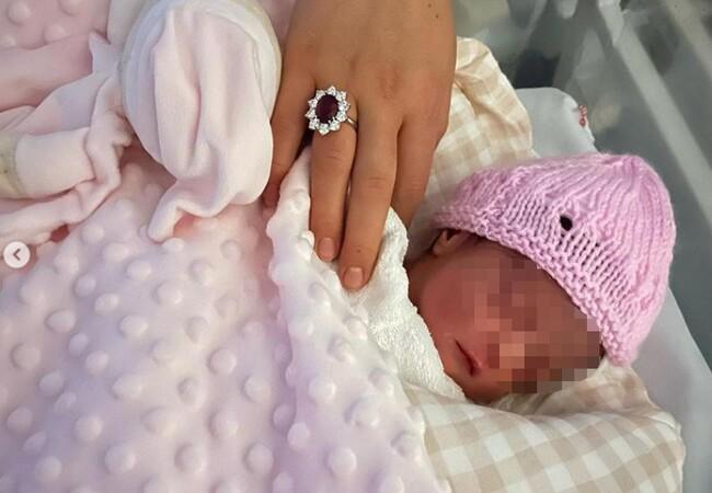 Hay una confusión: Cristiano Ronaldo y Georgina Rodríguez desvelan el nombre de su hija y publican fotos inéditas de ella