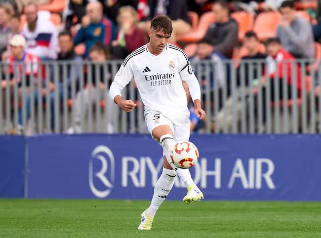 Ya concretó  dos fichajes y los que vienen: el brutal 11 del Real Madrid de Xabi Alonso para destruir al Barcelona