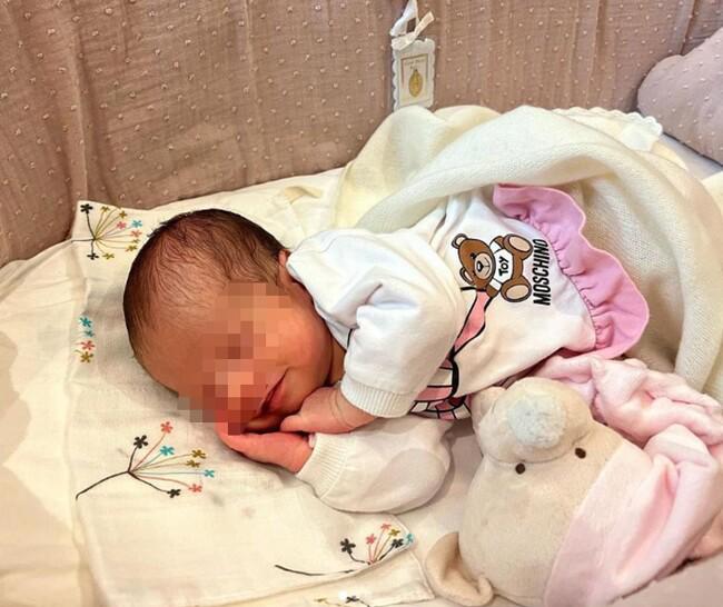 Hay una confusión: Cristiano Ronaldo y Georgina Rodríguez desvelan el nombre de su hija y publican fotos inéditas de ella