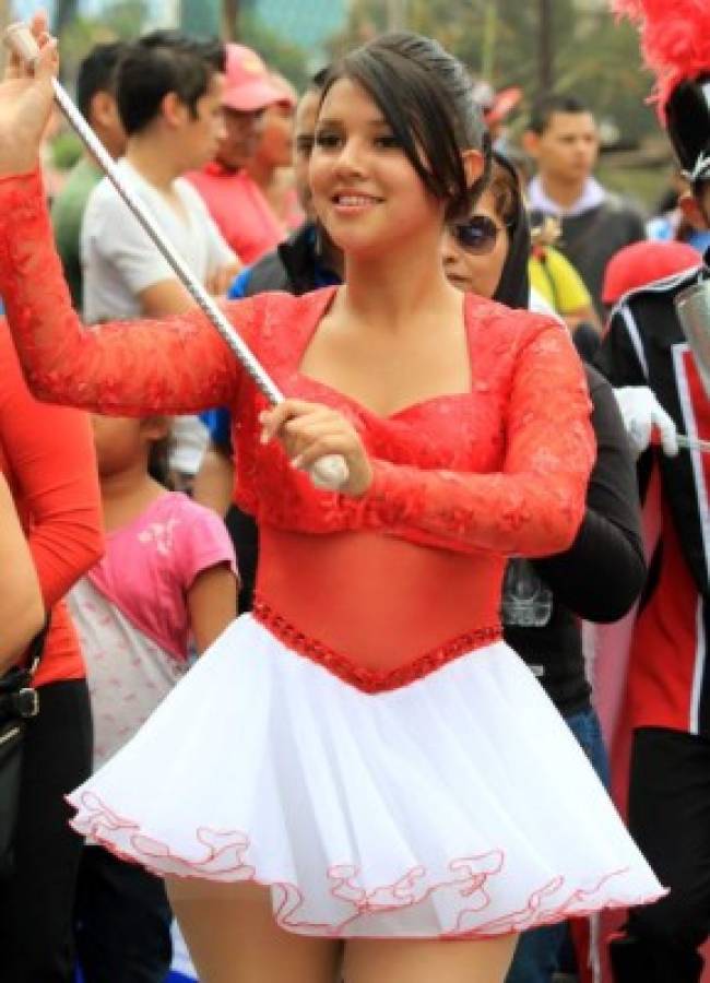 FOTOS: Las bellas chicas que adornan las fiestas patrias de Honduras