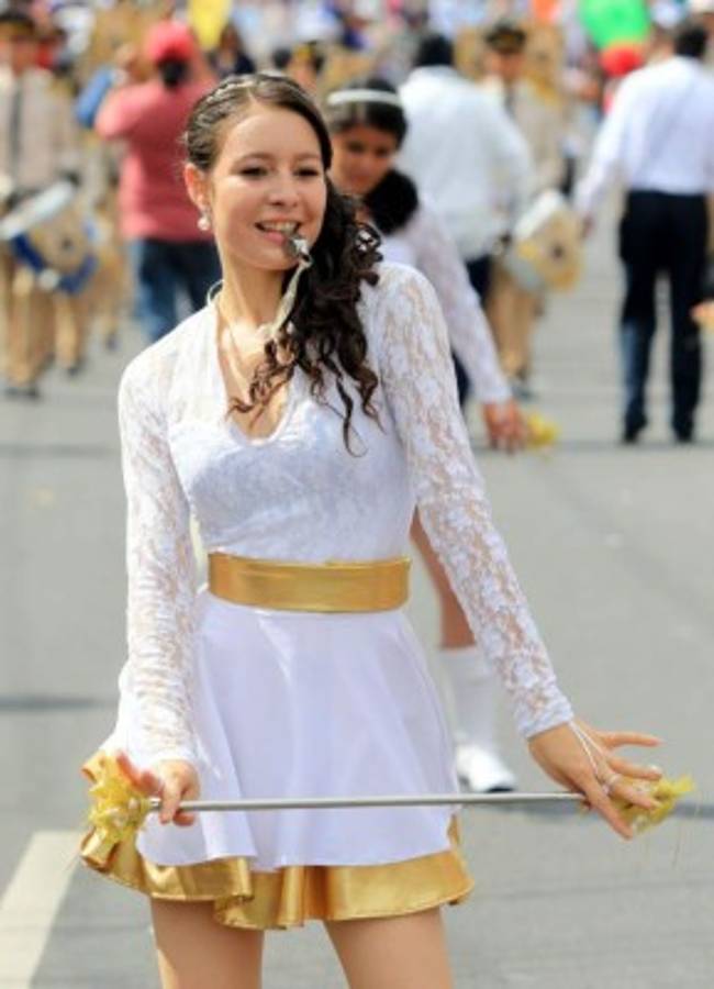 FOTOS: Las bellas chicas que adornan las fiestas patrias de Honduras