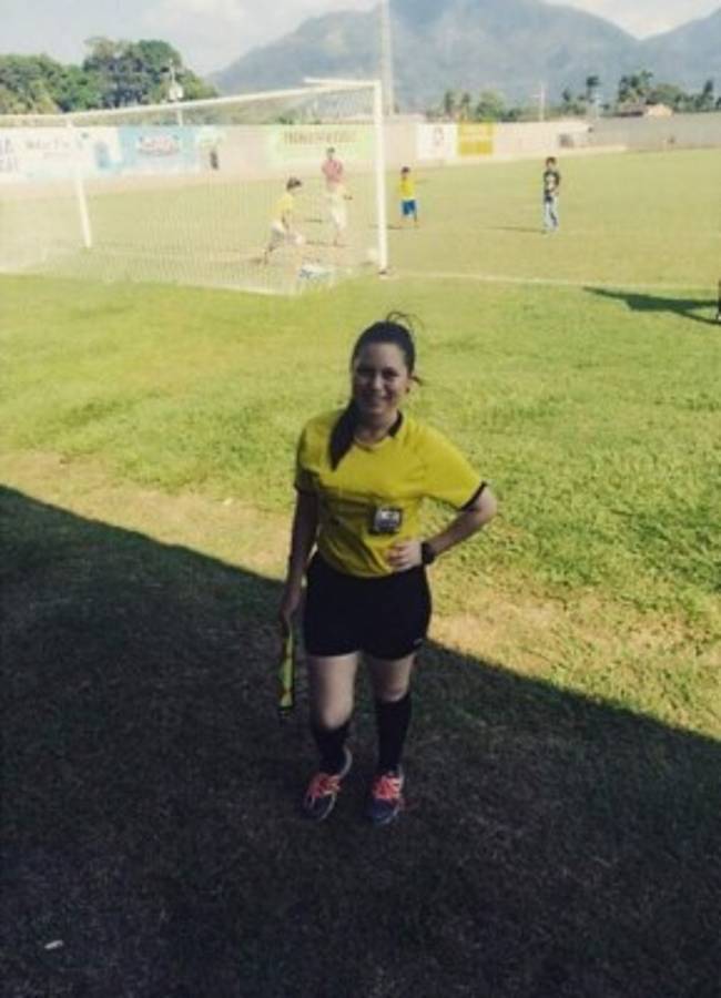 Nicolle Mejia, la bella árbitro hondureña que busca llegar a Liga Nacional
