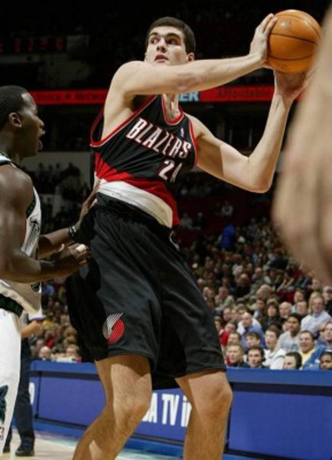 Conoce a los jugadores más altos en la historia de la NBA