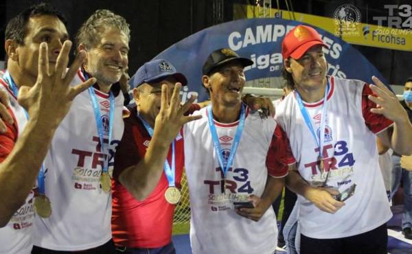 Pedro Troglio es el único entrenador tetracampeón del fútbol hondureño.