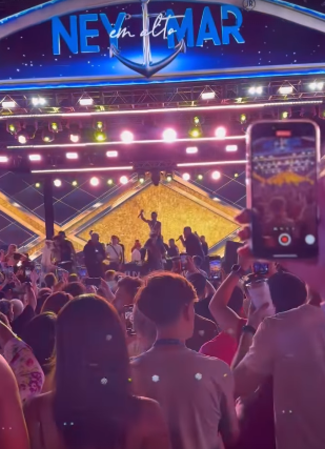 La fiesta de Neymar en su crucero por tres días: descontrol, hermosas mujeres y sorprendido con este regalo