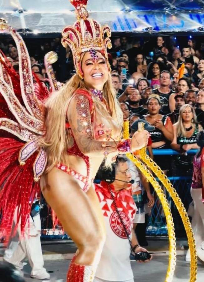 ¡Como nunca antes la viste! Hermana de Neymar se hizo una liposucción y arrasó en los carnavales de Brasil