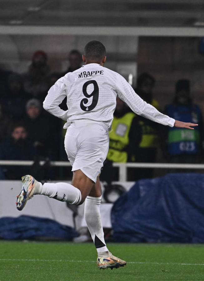 No se vio en TV: Real Madrid pierde a Mbappé, curiosa celebración de Vinicius y visita especial en Champions League