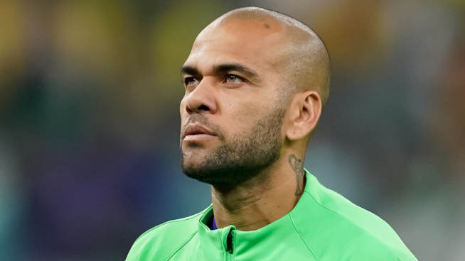 Un mes tras la rejas: la vida de Dani Alves en la cárcel, lo que ha pedido para su celda y le compra comida a los otros reclusos